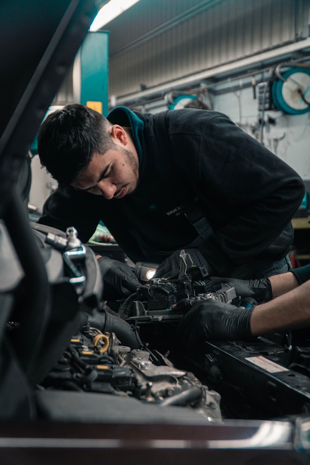 Engine repair and maintenance